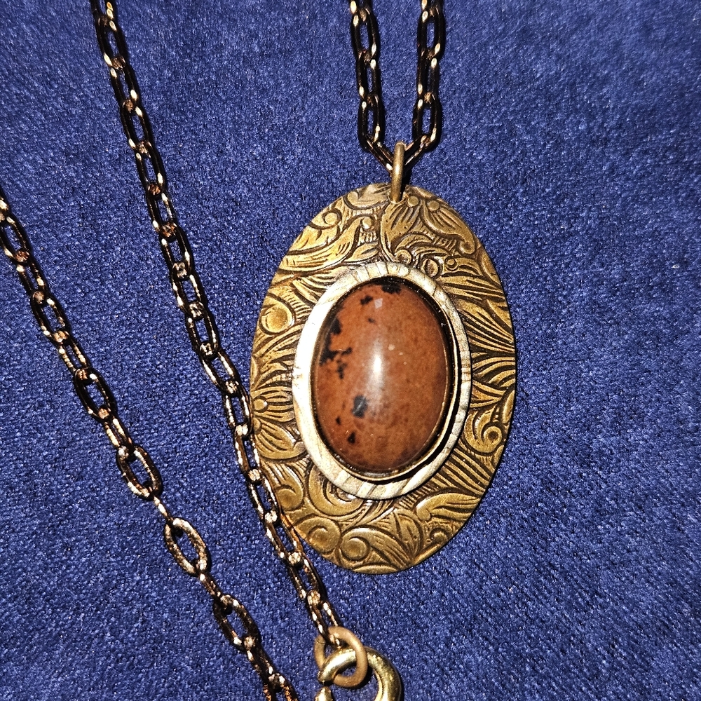 Mahogany Agate And Copper And Goldtone Pendant Necklace